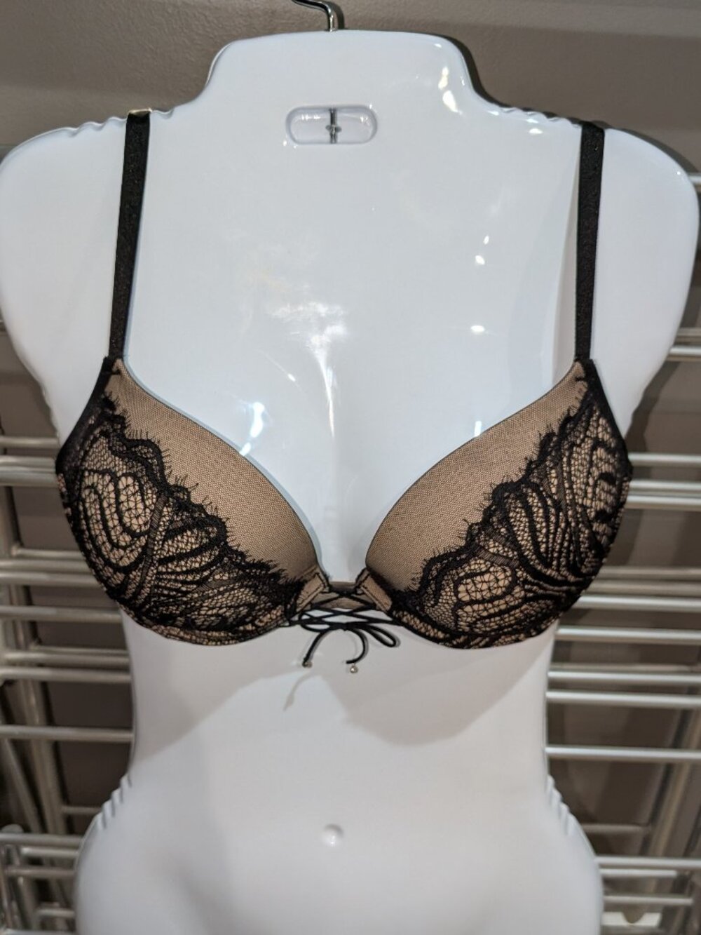 Victoria’s Secret Very Sexy Push Up Bra 32DD Black Nude Lace